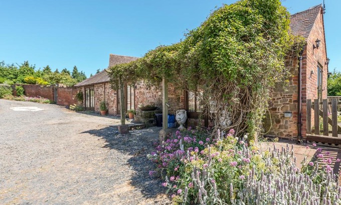 Billingsley House | Garden Barn