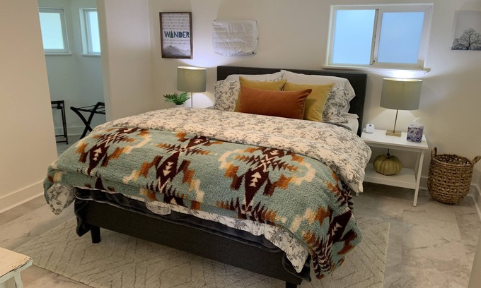 Eugene Cottage | Garden Cottage - 1 bedroom + loft sleeps 4, 15 min to U of O