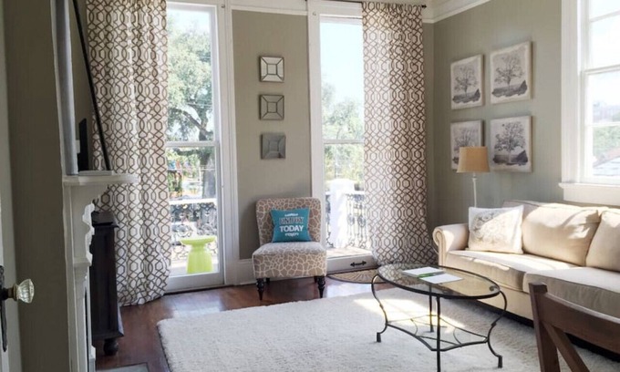 Faubourg Lafayette Apartment | Garden District | Steps to St. Charles Streetcar