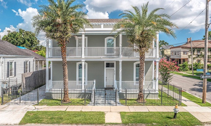 Faubourg Livaudais House | Garden District Upscale Home w/Gated Parking