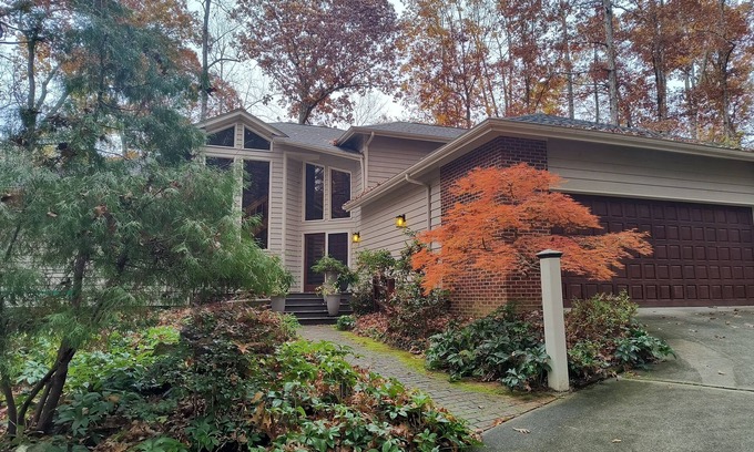 Chapel Hill Apartment | Garden Ensuite at the Chapel Hill Retreat Center