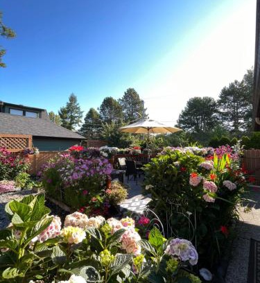 Saanich West House | Garden home in Victoria -Beautiful home in Victoria
