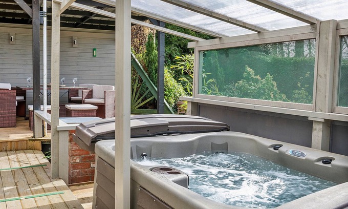 Craven Arms Cottage | Garden Lodge