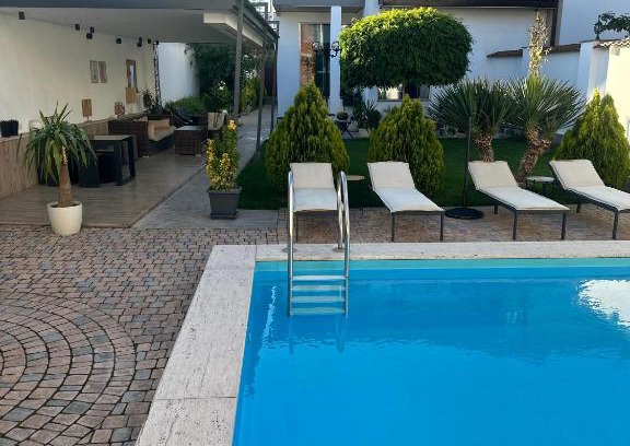 Yerevan Bed & Breakfast | Garden Lounge Hotel