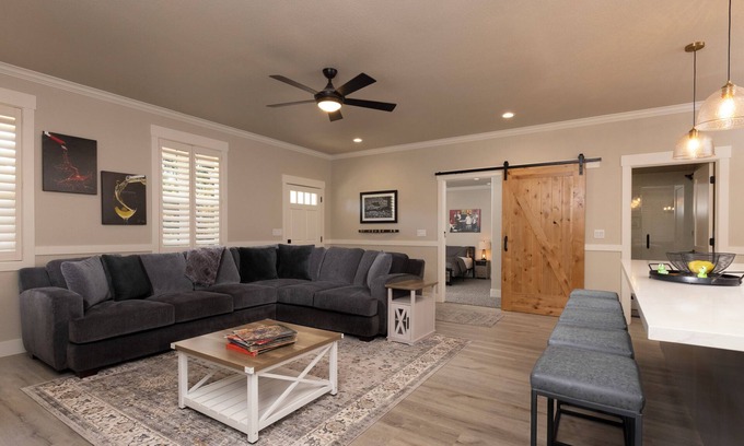 Murphys House | Garden of Eden: Your Peaceful Retreat