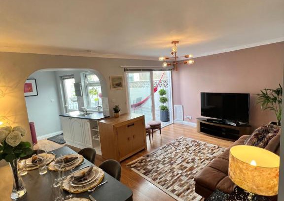 Clevedon Apartment | Garden Place