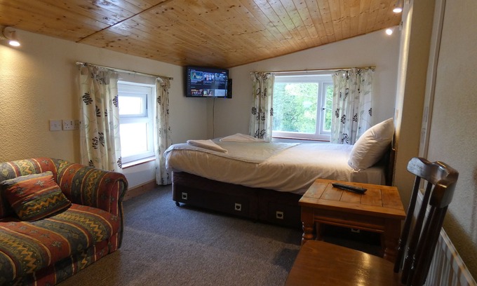 Abercwmboi House | Garden Room for Bike Park Wales & Brecons