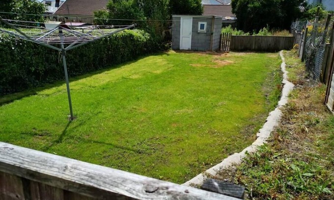 Cwmbrwla Apartment | Garden, Spacious, Parking, TV in All Rooms!
