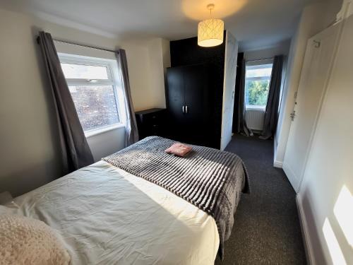 Ellesmere Port Apartment | Garden View Room