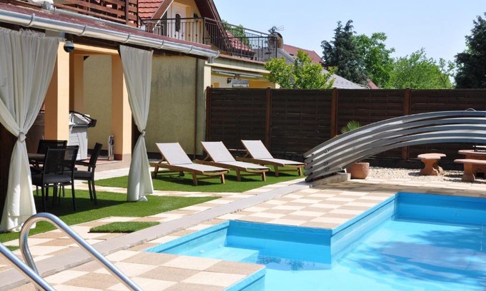 Zsorifurdo Apartment | Garden Villa Zsóry
