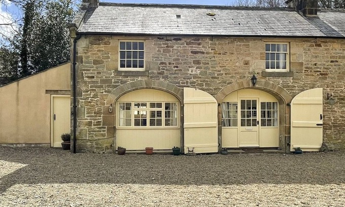 Hallington Villa | Gardener's Cottage - Three Bedroom Villa, Sleeps 6