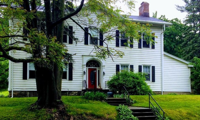 Troy Bed & Breakfast | Gardner Farm Inn