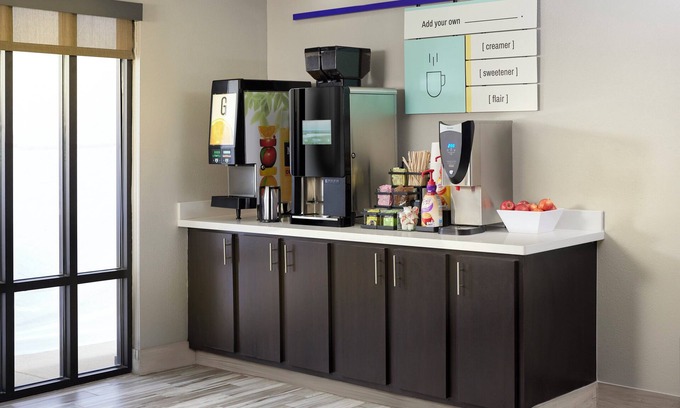 Glen Burnie Hotel | Garner Hotel Glen Burnie BWI Airport Area by IHG