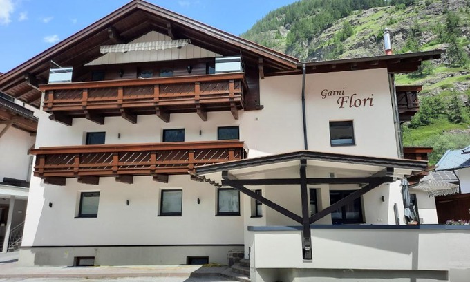 Huben House | Garni Flori