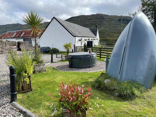 Inversnaid Bed & Breakfast | Garrison Farm with Hot Tub