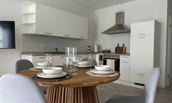Rustersiel Apartment | Garten-Wohnung am Hafen von WHV