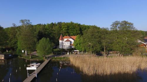 Warenthin House | Gast-& Logierhaus Am Rheinsberger See