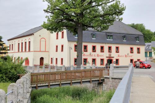 Claussnitz House | Gasthof und Hotel Roter Hirsch