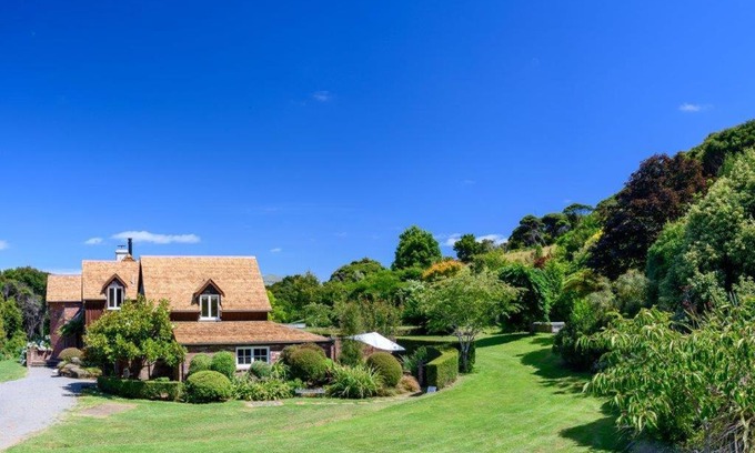 Akaroa House | Gate Keepers Cottage