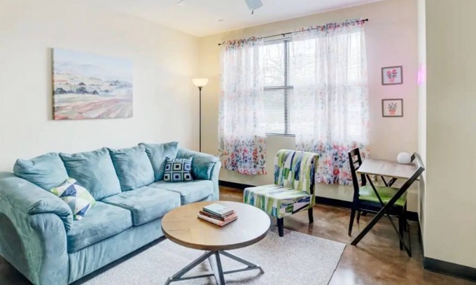 Midtown Apartment | ★Gated Prkg, 2Bd/2Bth, W/D, Early Chk-In,♥ of Midtown/Overton Square