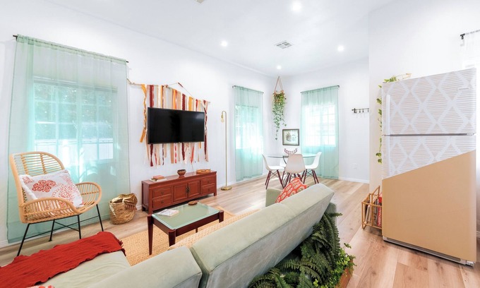 Atwater Village House | Gated, stylish 3BR bungalow - private parking - Silverlake/Echo Park adjacent