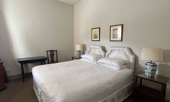 Thornton Hough Cottage | Gatehouse Annexe Ensuite Room