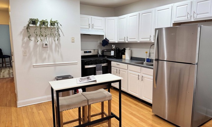 Trinidad Apartment | Gateway to DC - Charming 2-bdr apartment in the heart of Union Market