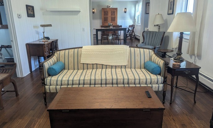Newtown House | Gather with loved ones in this early American home