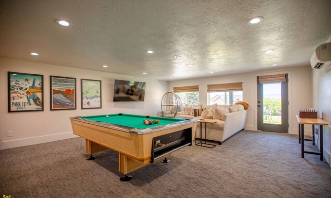 Lakeview House | Gathering Place + Hot Tub + Game rooms