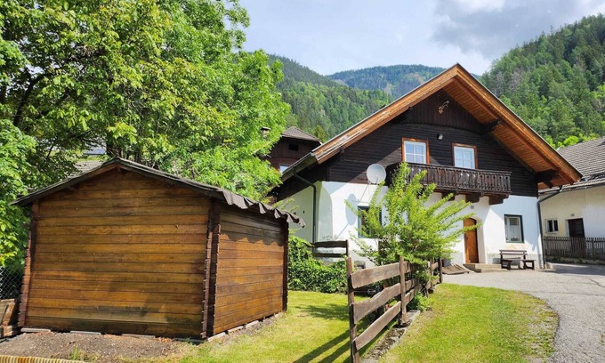 Obervellach Cottage | Gemütliches Haus an Einem Ruhigen Ort mit Blick auf die Berge