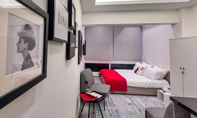 Beirut Central District Hotel | Gemmayzeh House Brown