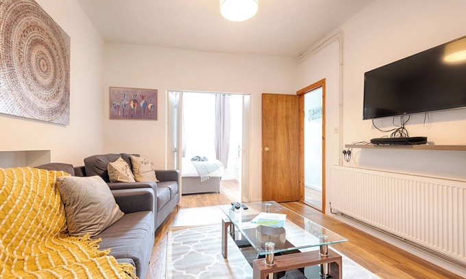 Landore House | Generous House near The Liberty Stadium
