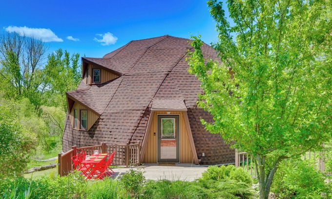 North Freedom House | Geodesic Dome House: 18 Acres on Baraboo River!