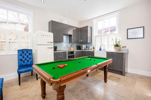 York Apartment | George Street Boutique Apartments with Free Parking