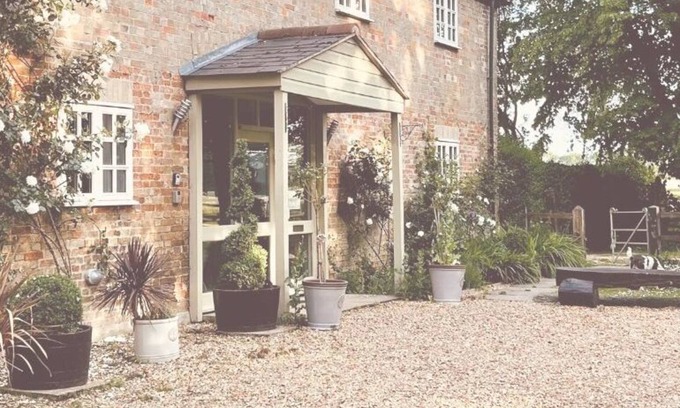 Downham Market House | Georgian CoachHouse Country Retreat & Hot Tub.Ideal for celebrations & families!