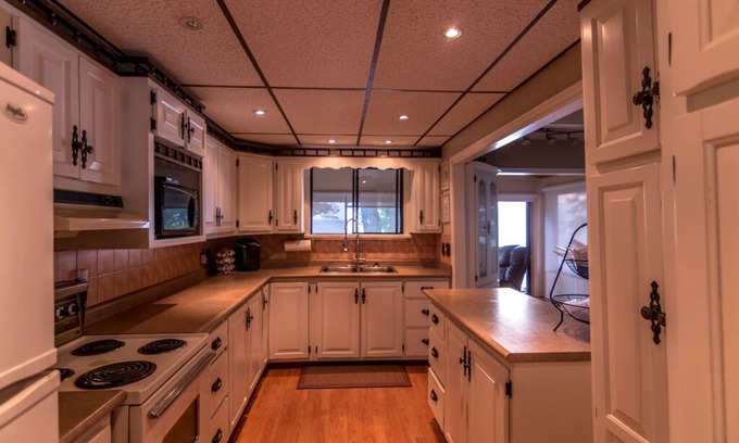 Tiny House | Georogian Bay Beach House plus seperate Guest Cottage.
