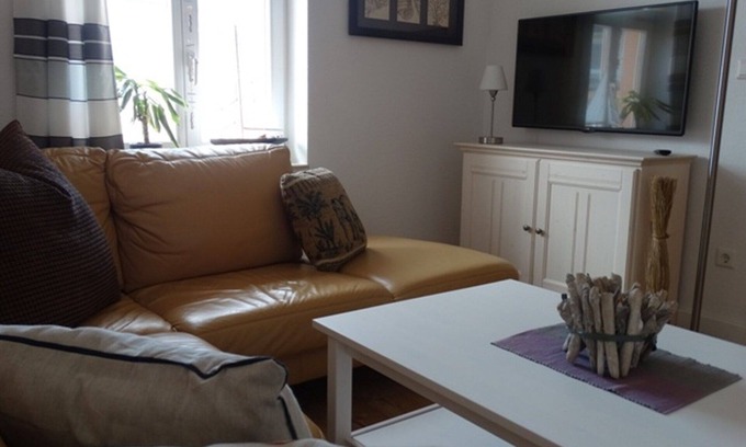Lohme Apartment | German house "Maisonette Apartment Captn Suite" sea view 4P. Free WiFi