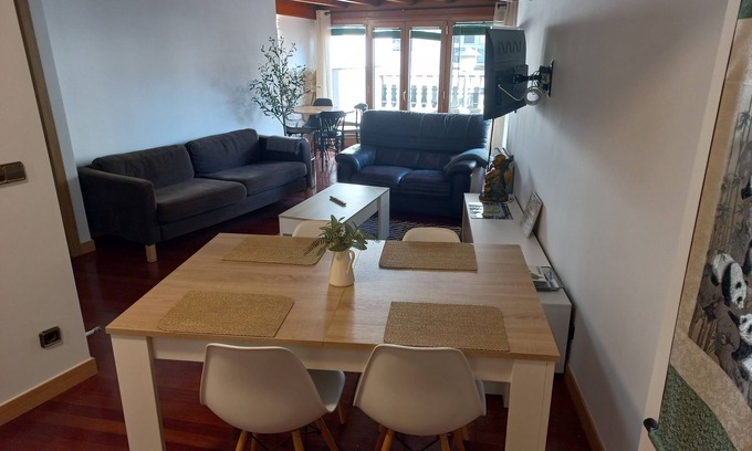 Gernika-Lumo Apartment | Gernika Urdaibai. Apartamento Céntrico y Confortable