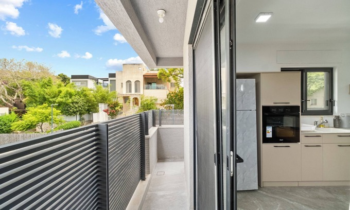 Gesher HaZiv Apartment | Gesher Haziv Peaceful Modern Stay