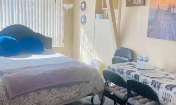 Timberwolf House | Get a Great Nights Sleep | Complete Mini Studio