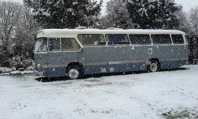 Karapiro House | Get away from it all, relax in a 1971 Bedford bus over looking lake Karapiro