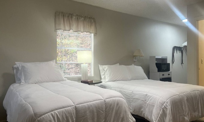 Waynesboro Hotel | Get away to Hillside Haven 54