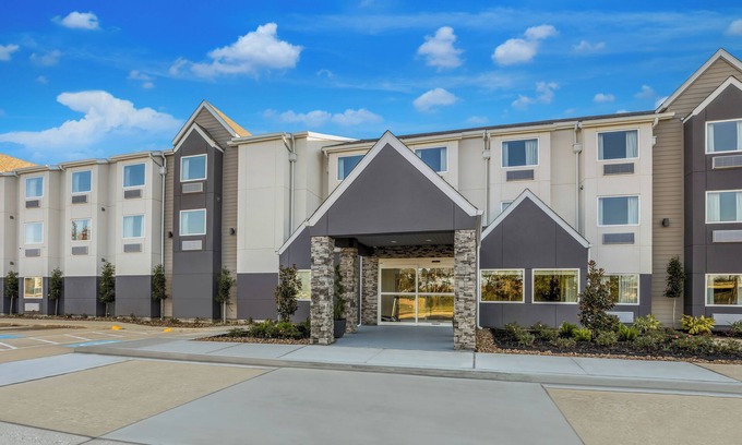 Sulphur Hotel | Get Ready for Blissful Getaway! 3 Units, FREE Onsite Parking, Pets Allowed!