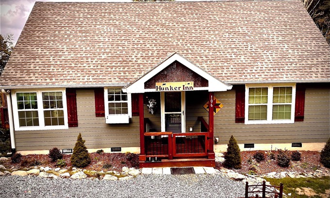 Charter Hills Cabin | Get Ready to Hunker INN - 2-bedroom cabin, loft, views, hot tub, pets, private