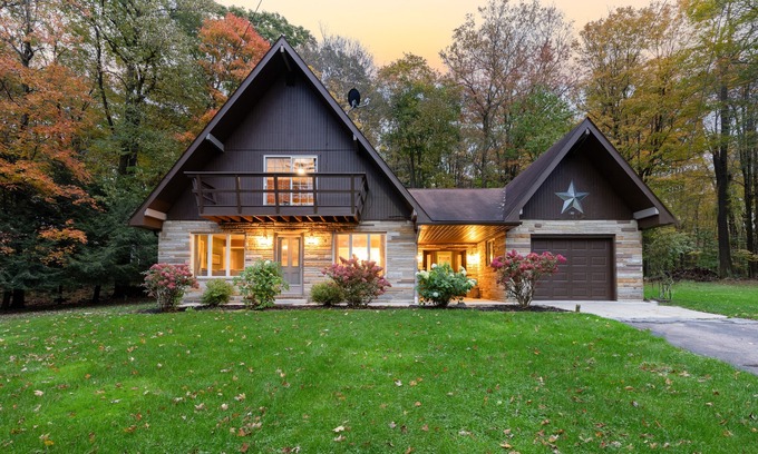 Somerset Ski Chalet | Getaway Chalet-Spacious Beautiful Retreat- Laurel Highlands-Secluded Backyard!