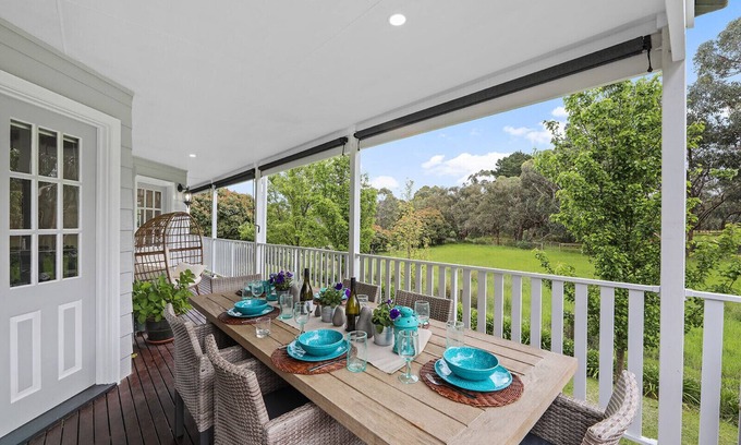 Tynong North Cottage | Getaway for Couples/Families. Gateway to Gippsland