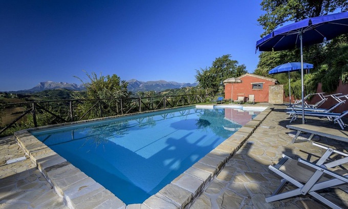 Monte San Martino Apartment | Getaway in the Sibillini Hills