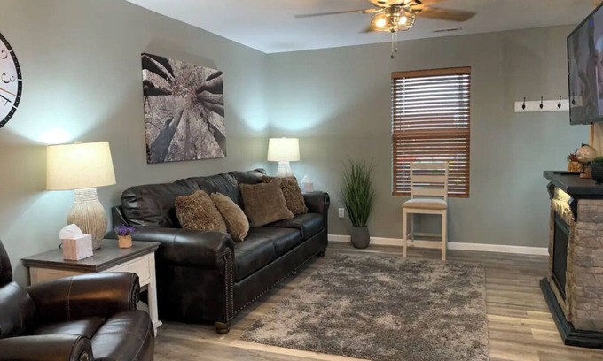 St. Robert Apartment | Getaway Near Fort Leonard Wood!