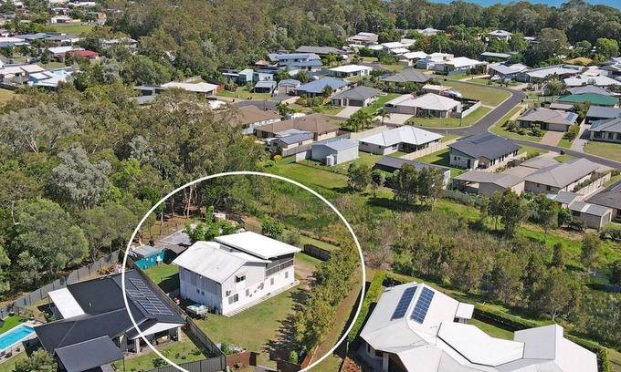 Toogoom House | GetAwayStay - 3BR - Aircon - WiFi - Smart TV