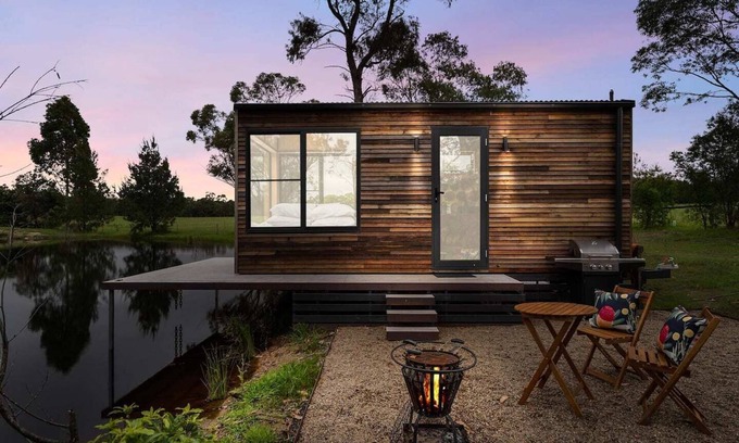 Kangaroo Valley Apartment | Getawayz NSW - 'Banksia' Designer Tiny Home w/stunning dam views